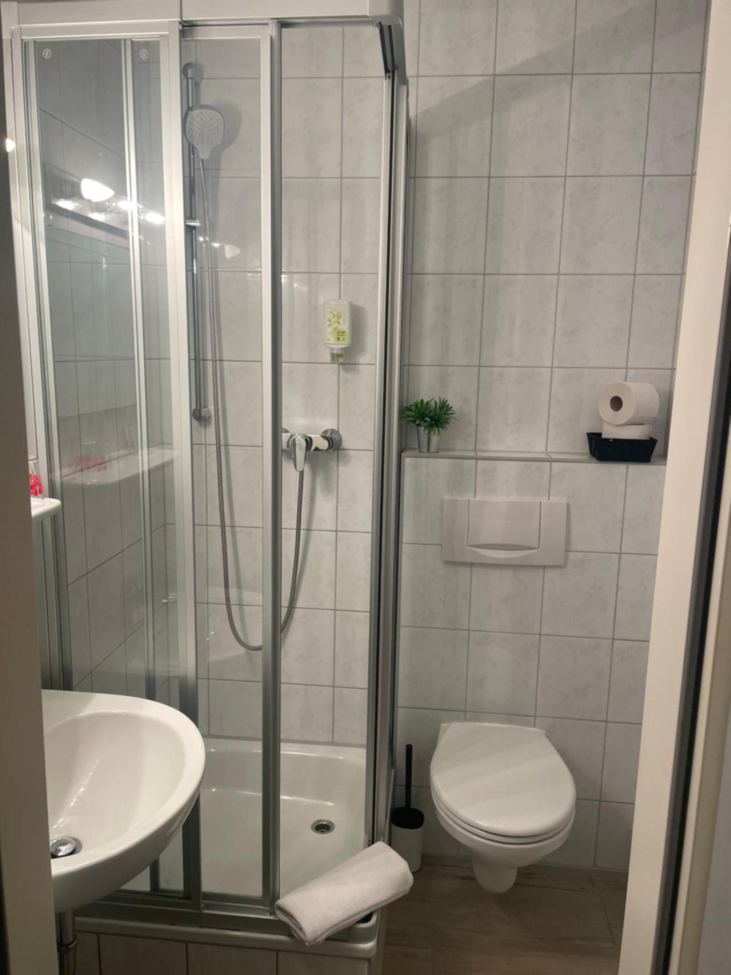 Hotel-Gasthof Gruener Hof Freising Room photo